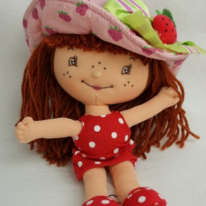 Strawberry Shortcake Berry Soft plush rag doll Bandai 00s