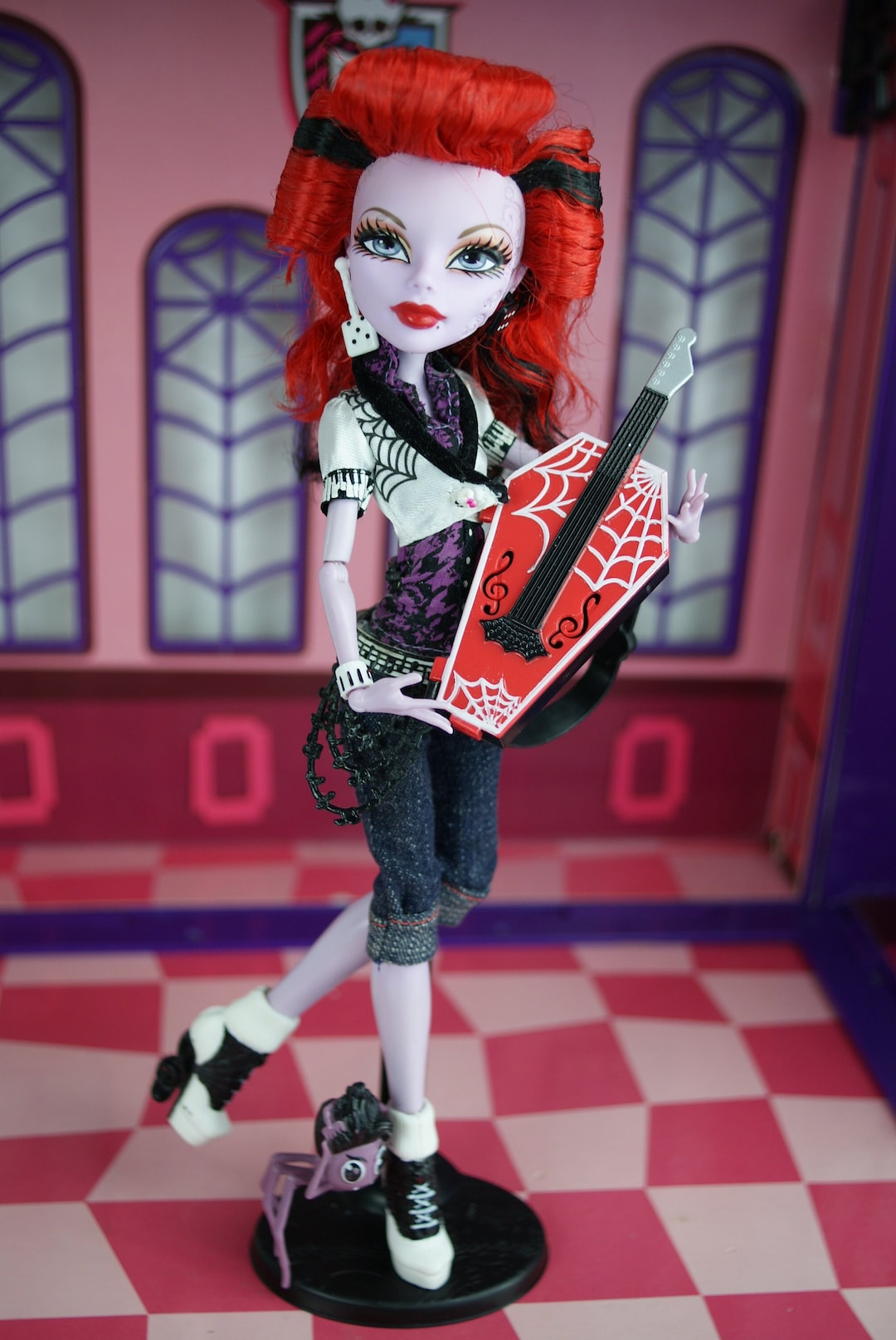 Monster High básica firma onda Operetta Phantom muñeca y mascota