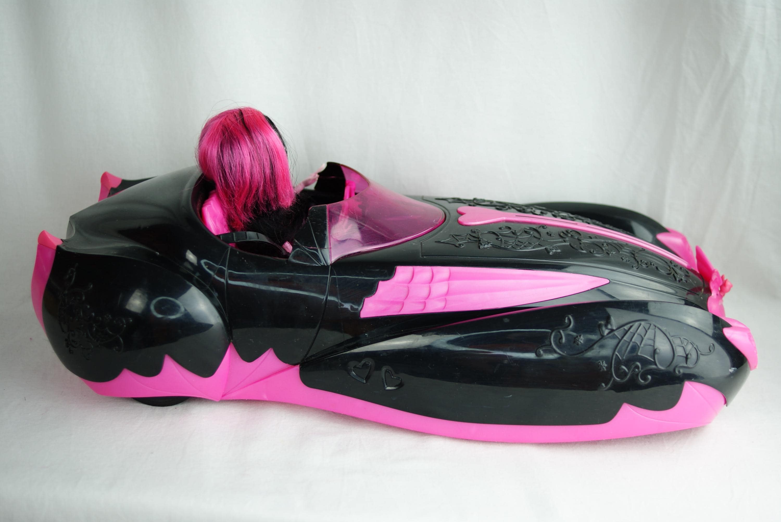 Monster High Sweet 1600 Roadster Car and Draculaura Doll Mattel