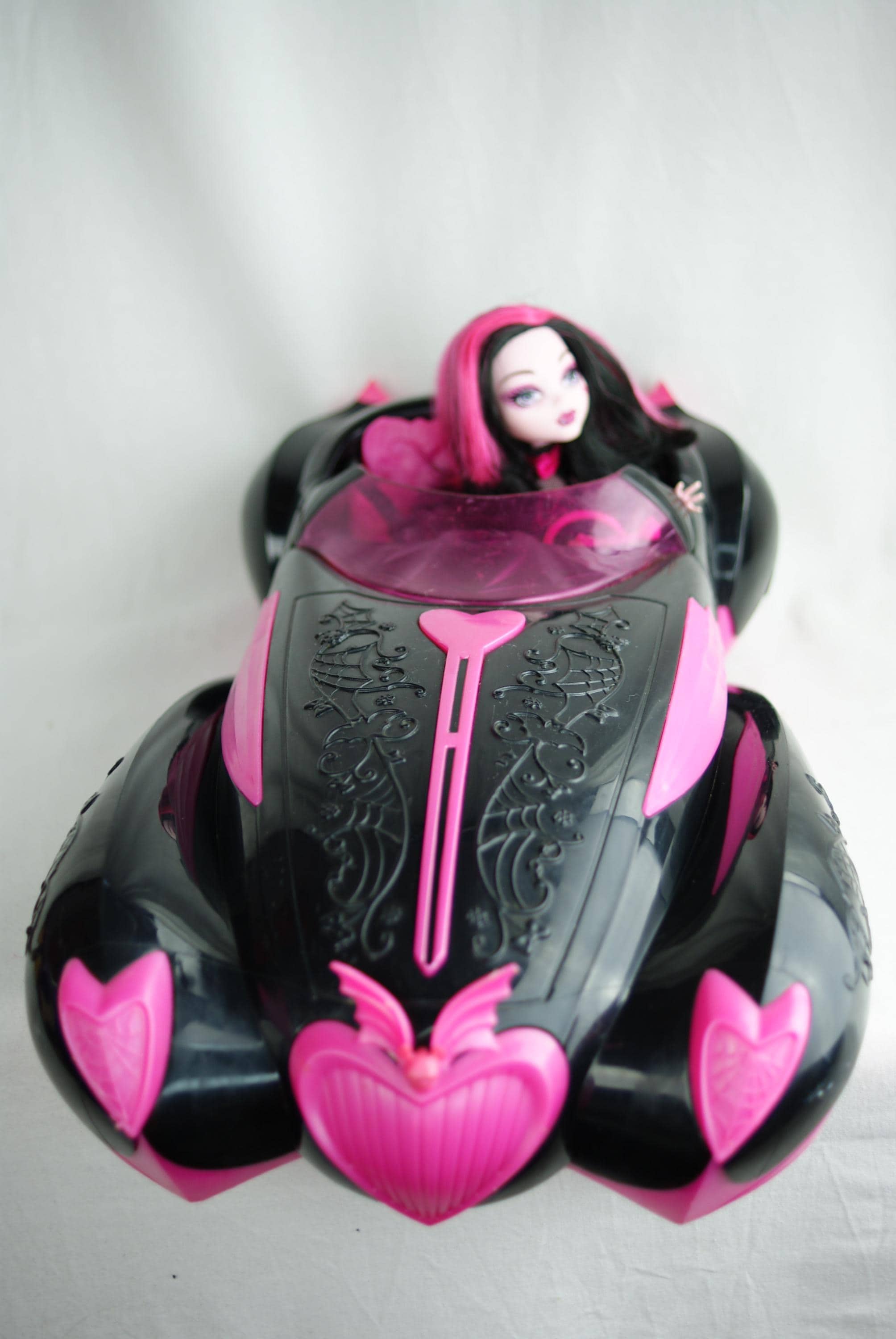 Monster High Sweet 1600 Roadster Car and Draculaura Doll Mattel