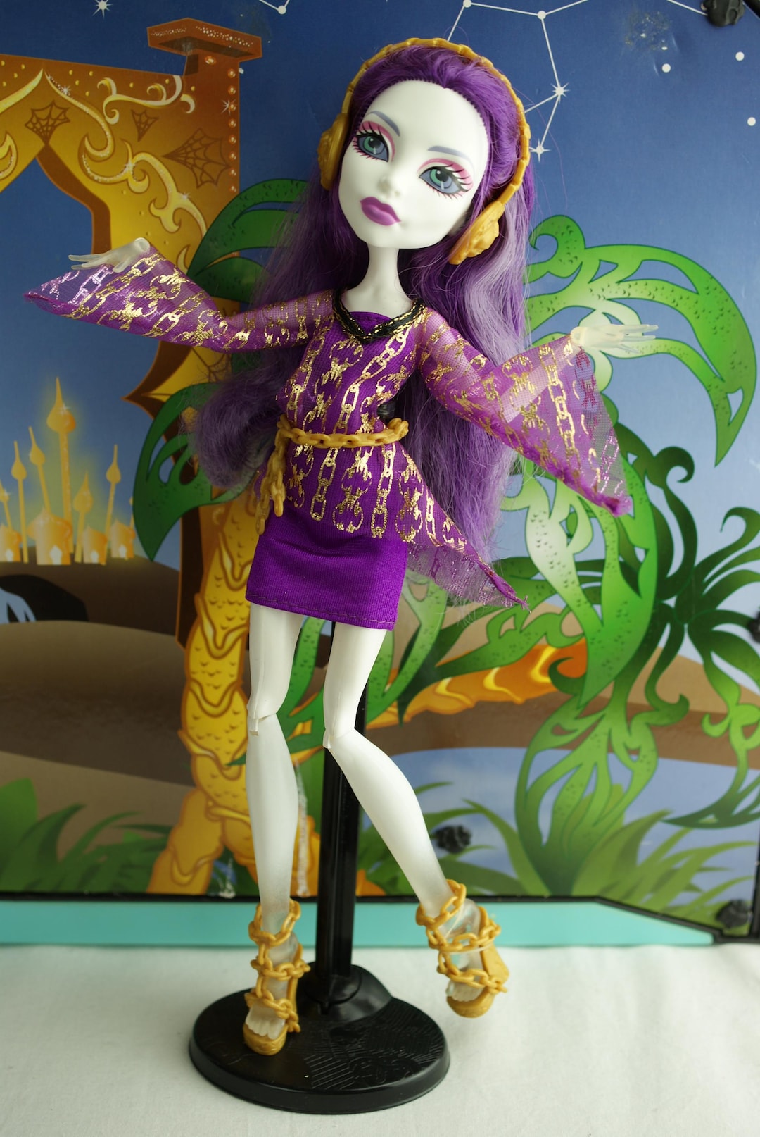 Monster High 13 Wishes Haunt The Casbah Spectra Vondergeist Doll Mattel monster-high-13-wishes-haunt-the-casbah-spectra-vondergeist-doll-mattel