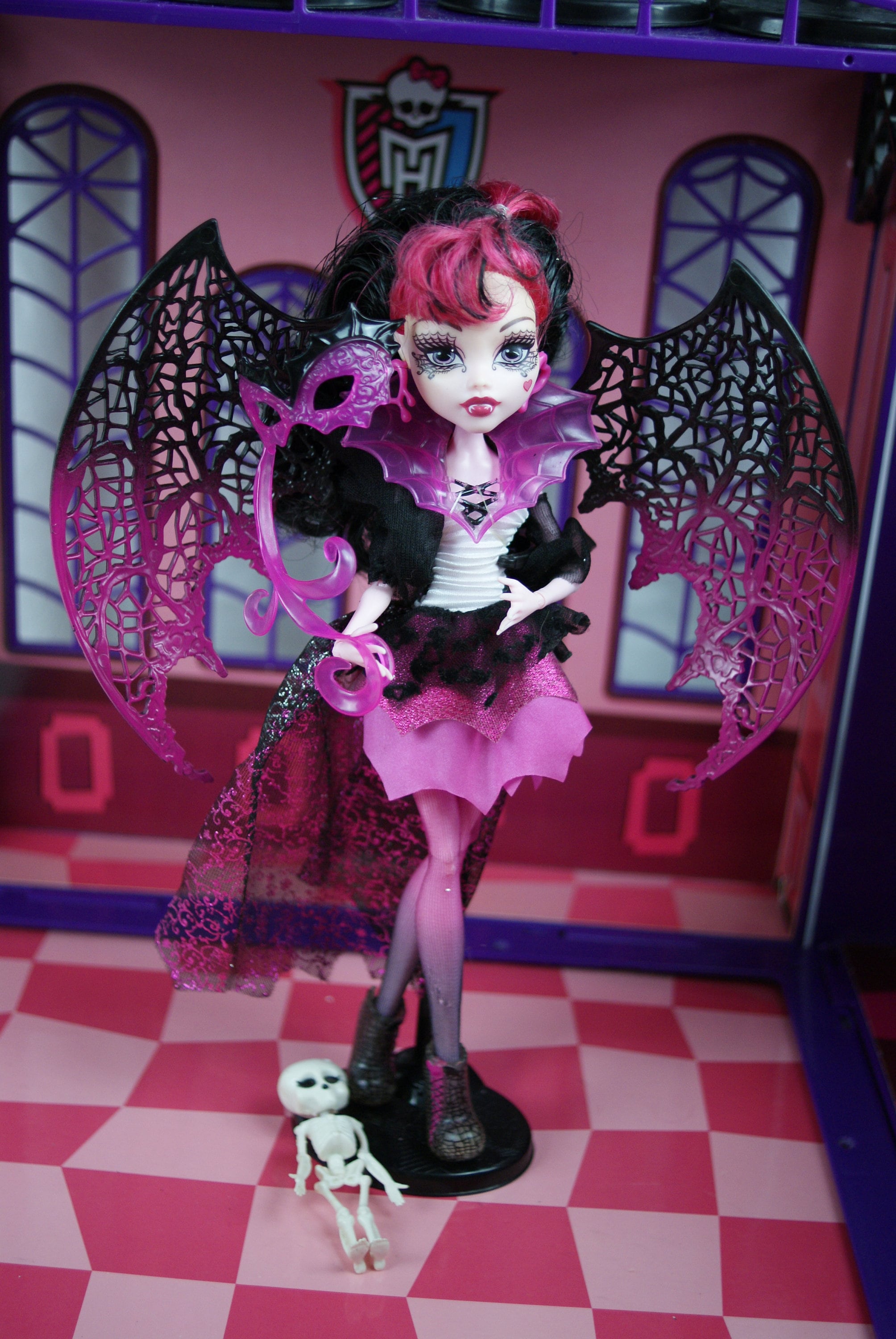 NEW Monster High Doll Ghouls Rule Draculaura Collector Card Accessories