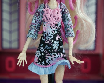 Monster High Viperine Gorgon 10.5 Fashion Doll w/ Outfit