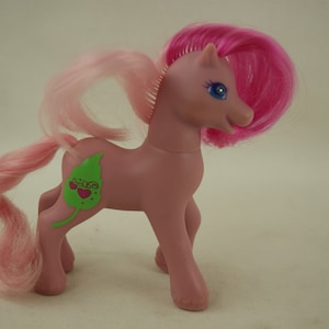 My Little Pony Sweet Berry Basket Surprise Friends G2 Hasbro 90s
