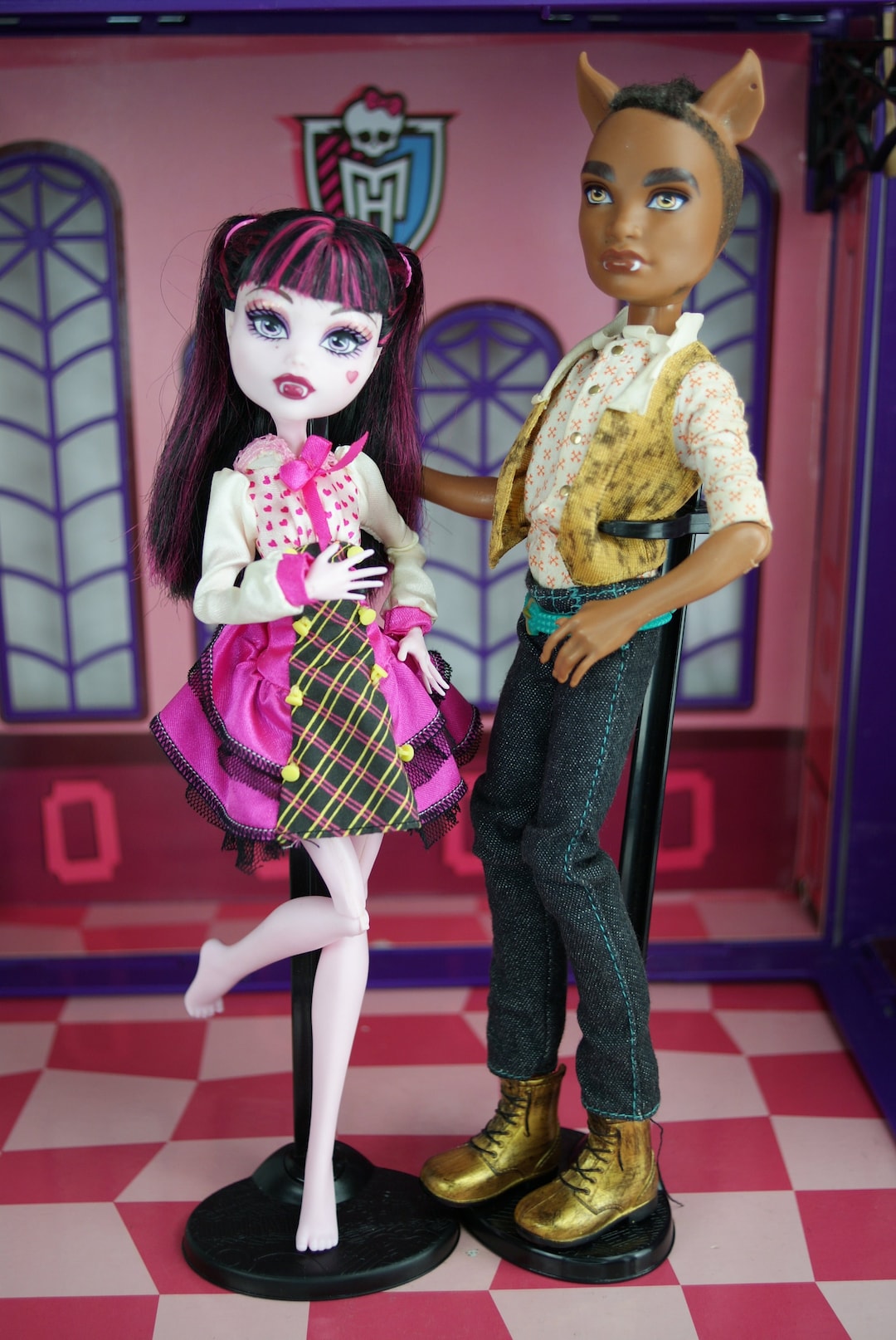 Monster High Draculaura School's Out Clawd Wolf bambole