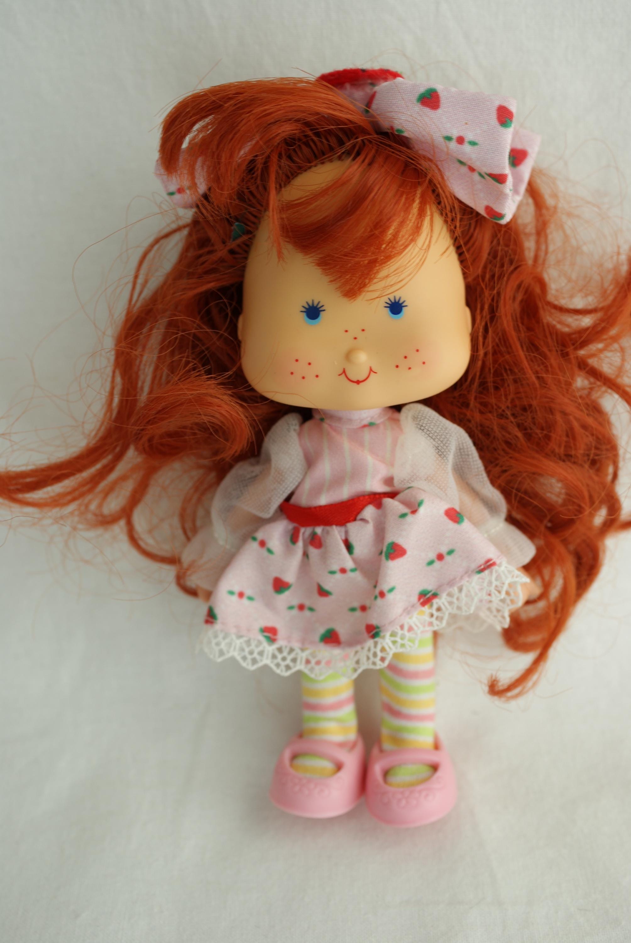 Poupée Kenner 1985 Charlotte Aux Fraises – Fraisinette BERRYKIN D’époque – Excellent état