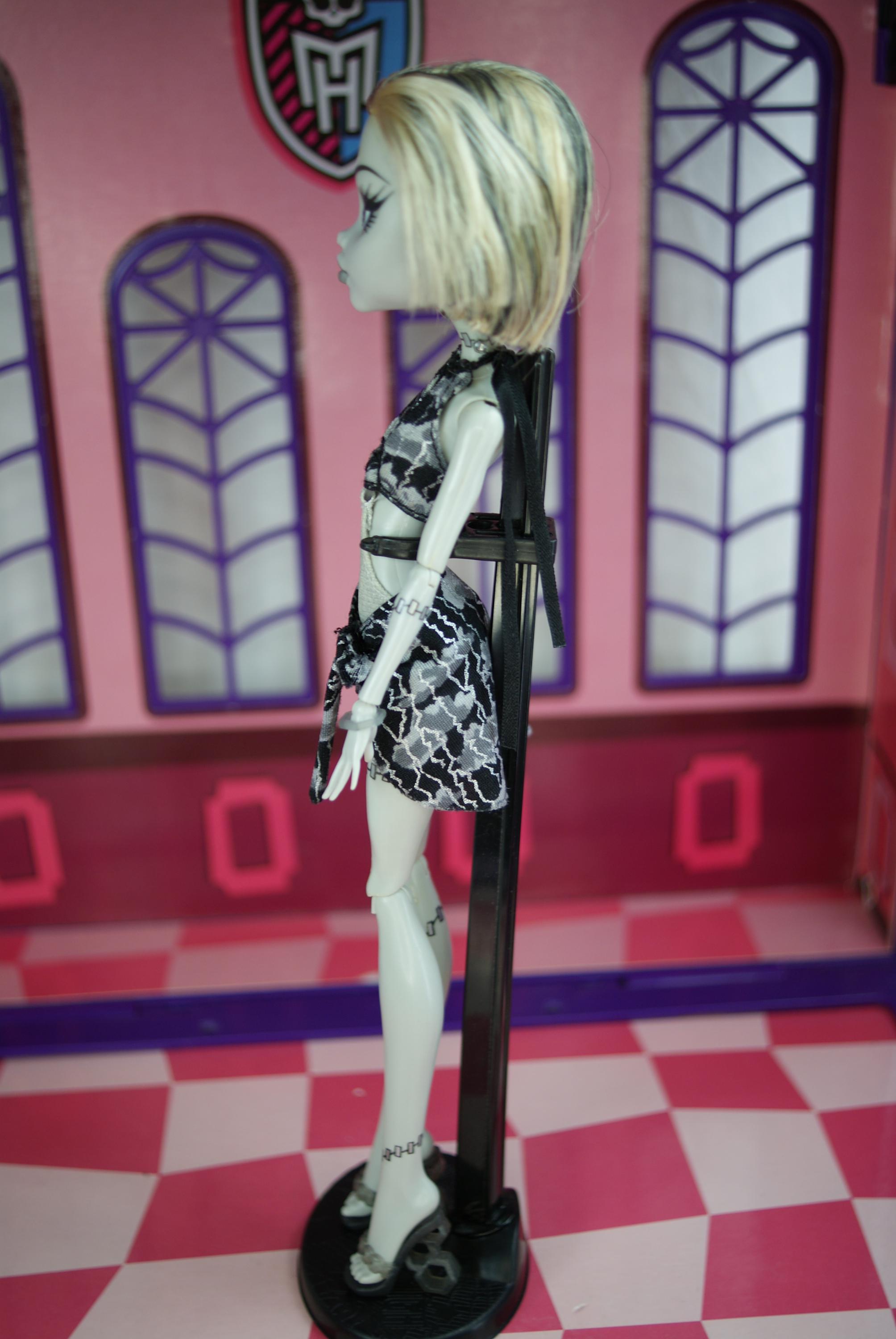 Monster High Skull Shores Frankie Stein Black and White Doll