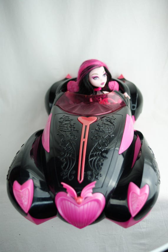 Monster High Sweet 1600 Roadster Car and Draculaura Doll Mattel