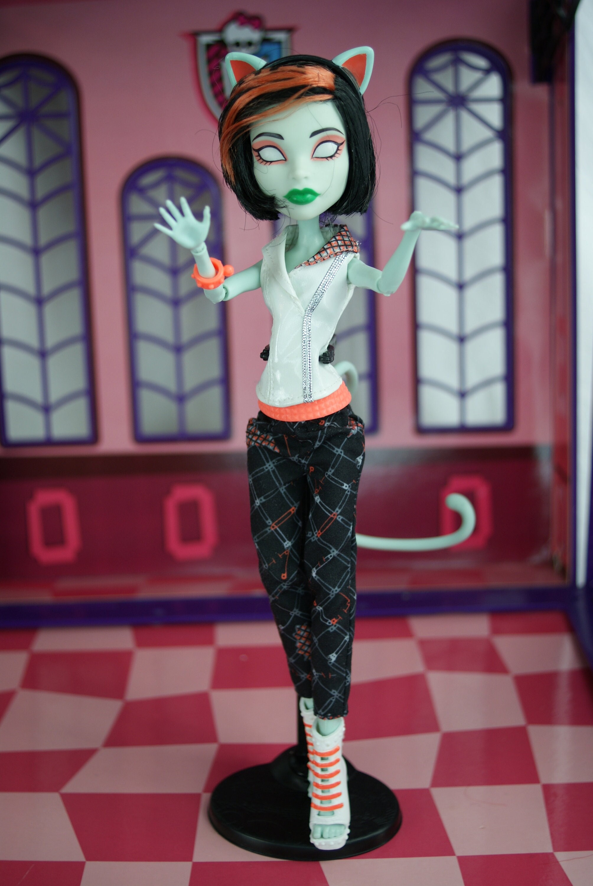 My g1 ghouls Ooak : r/MonsterHigh