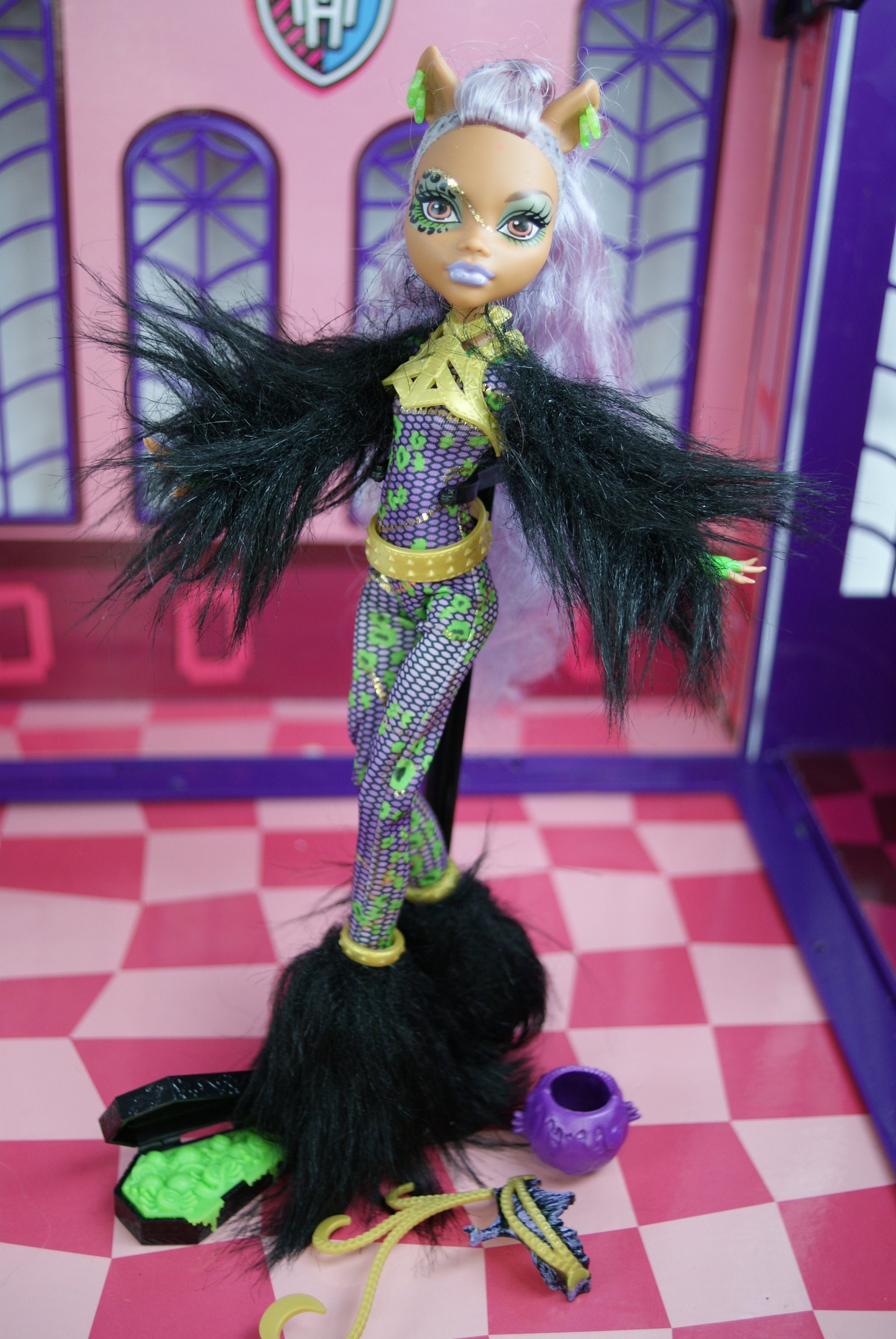 Boneca Monster High Clássicas Clawdeen Wolf Clássica Mattel - R