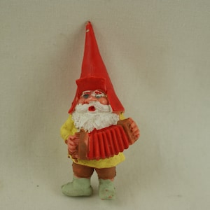 David the Gnome Rien Poortvliet David de Kabouter pvc figure accordeon player 80s 3