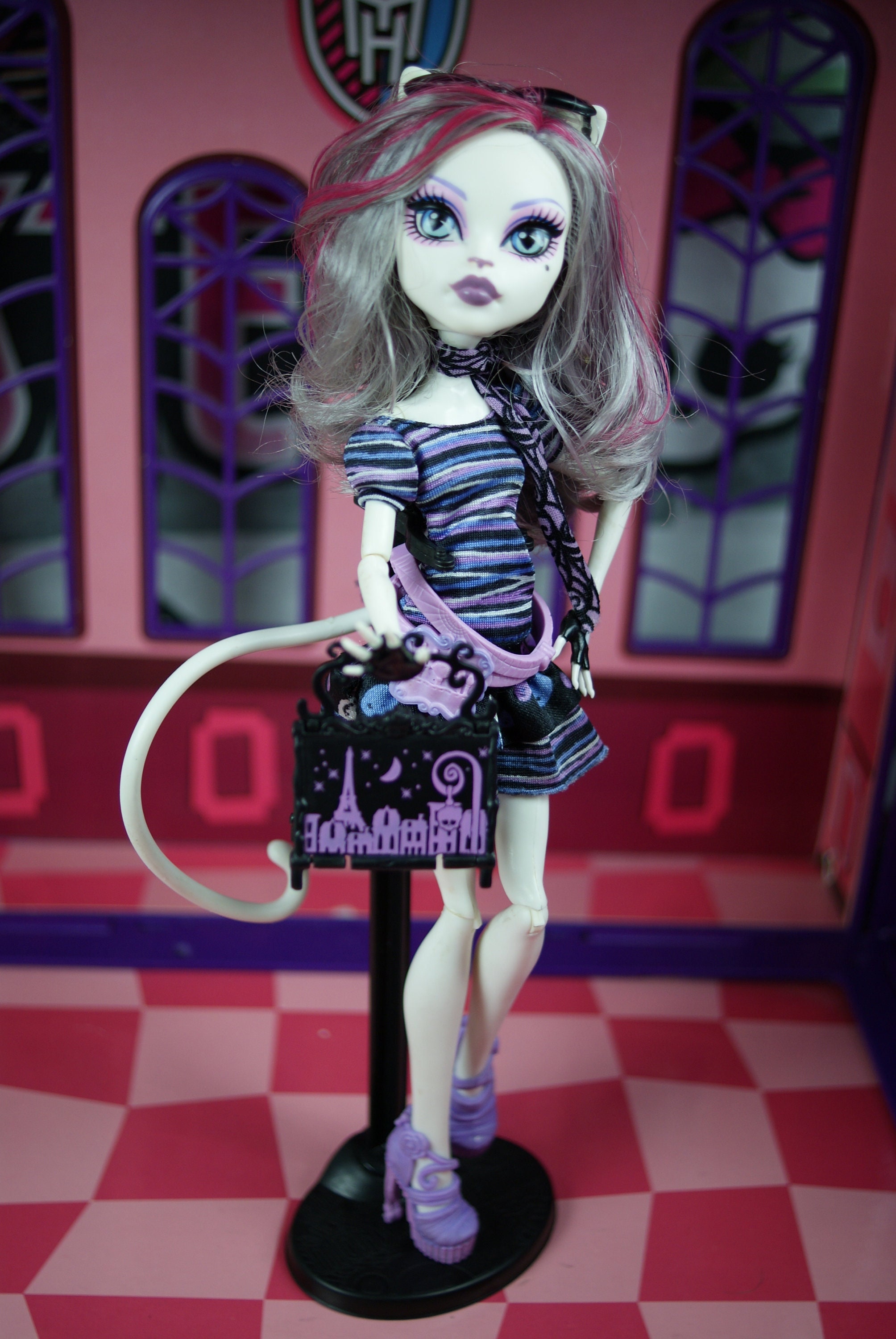 Monster High Catrine Demew Scaris: City of Frights Doll Mattel - Main Image