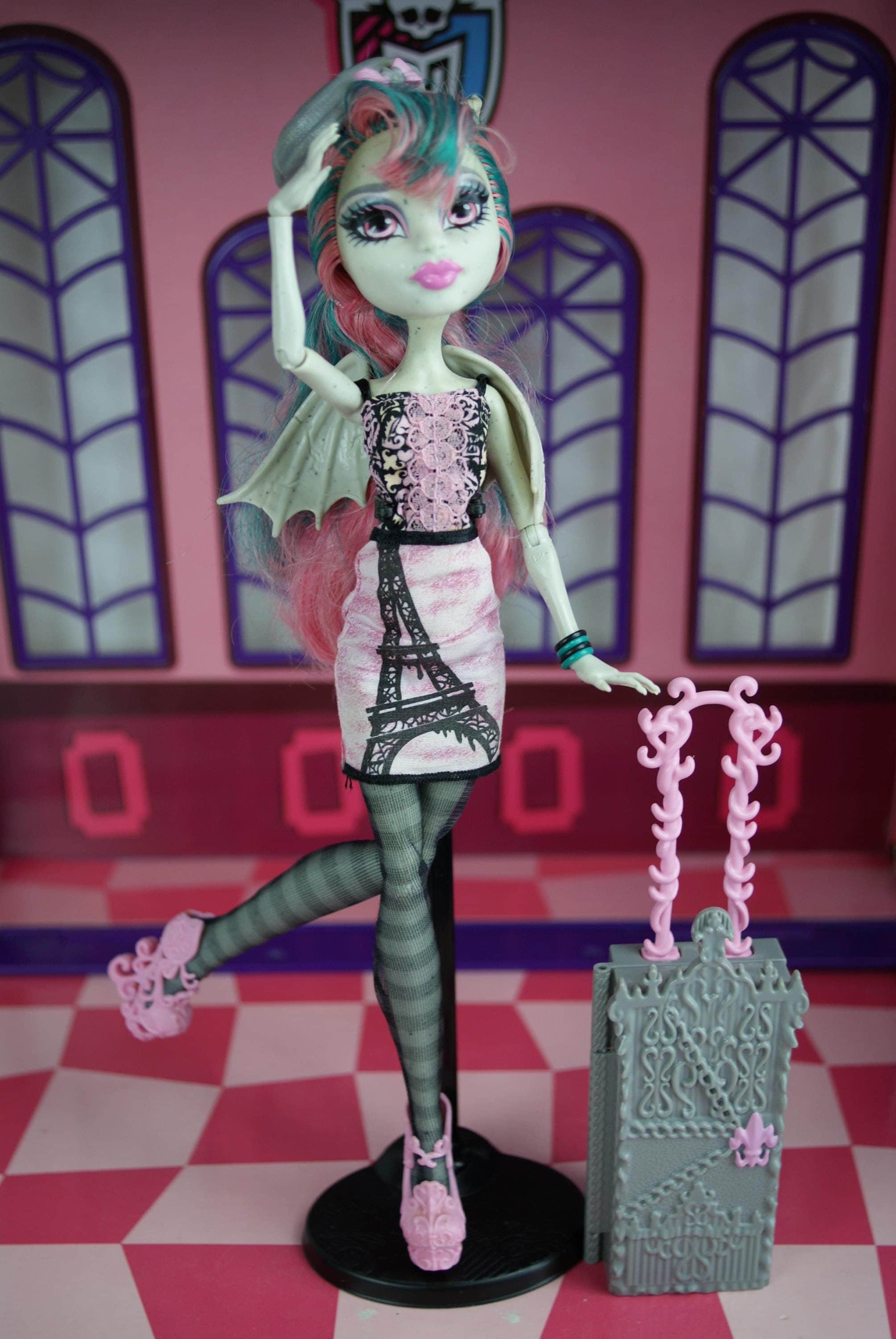 Monster High Puppe Rochelle Goyle Scaris City of Frights Mattel 2012 #7