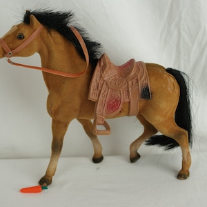 Poupée Barbie Dallas Cheval Vintage 1980 – Avec Selle Et Boîte D'Origine – Mattel