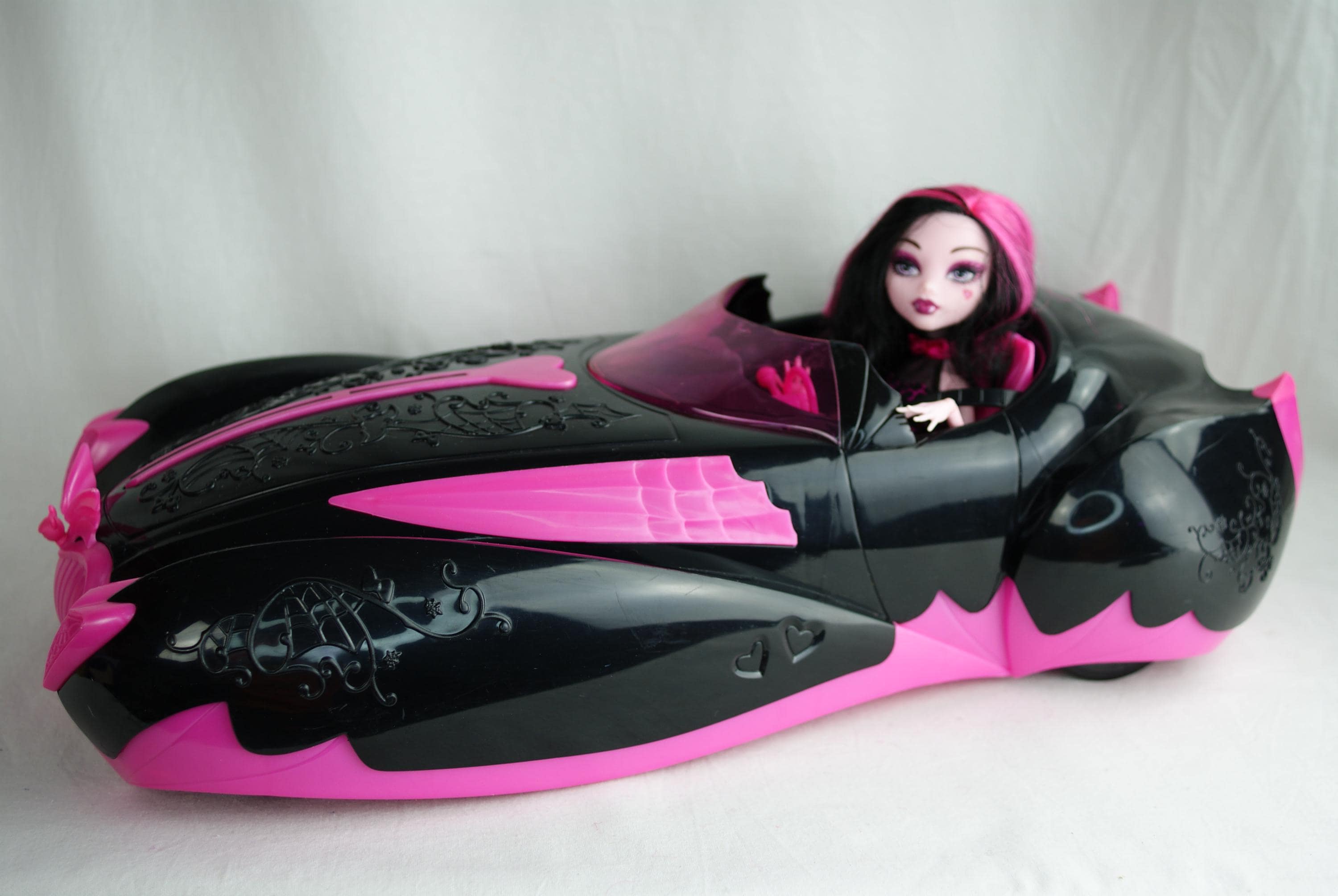 Monster High Sweet 1600 Roadster Car and Draculaura Doll Mattel