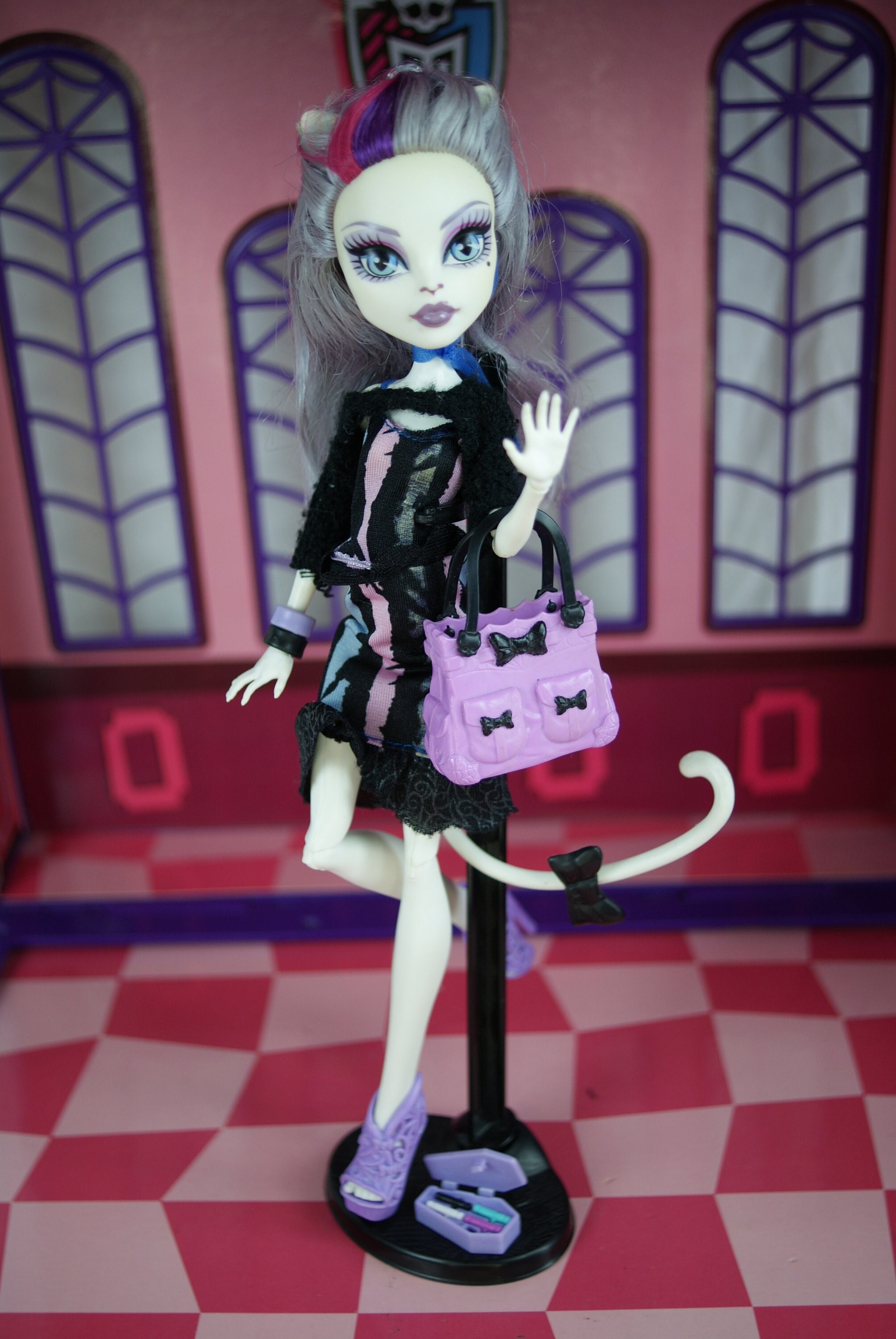 Catrine de mew store doll