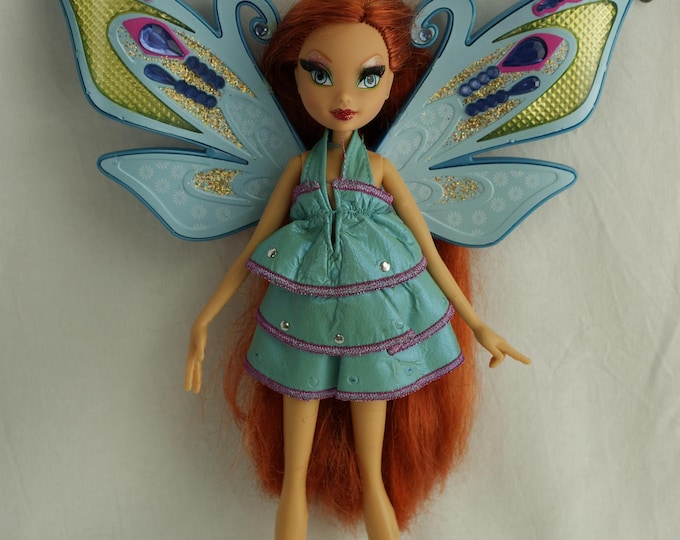 Poupée Winx Club Bloom – Chante Et Brille – Bon état