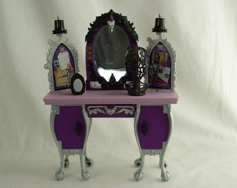 Mueble de tocador Raven Queen de Ever After High, Mattel (2013)