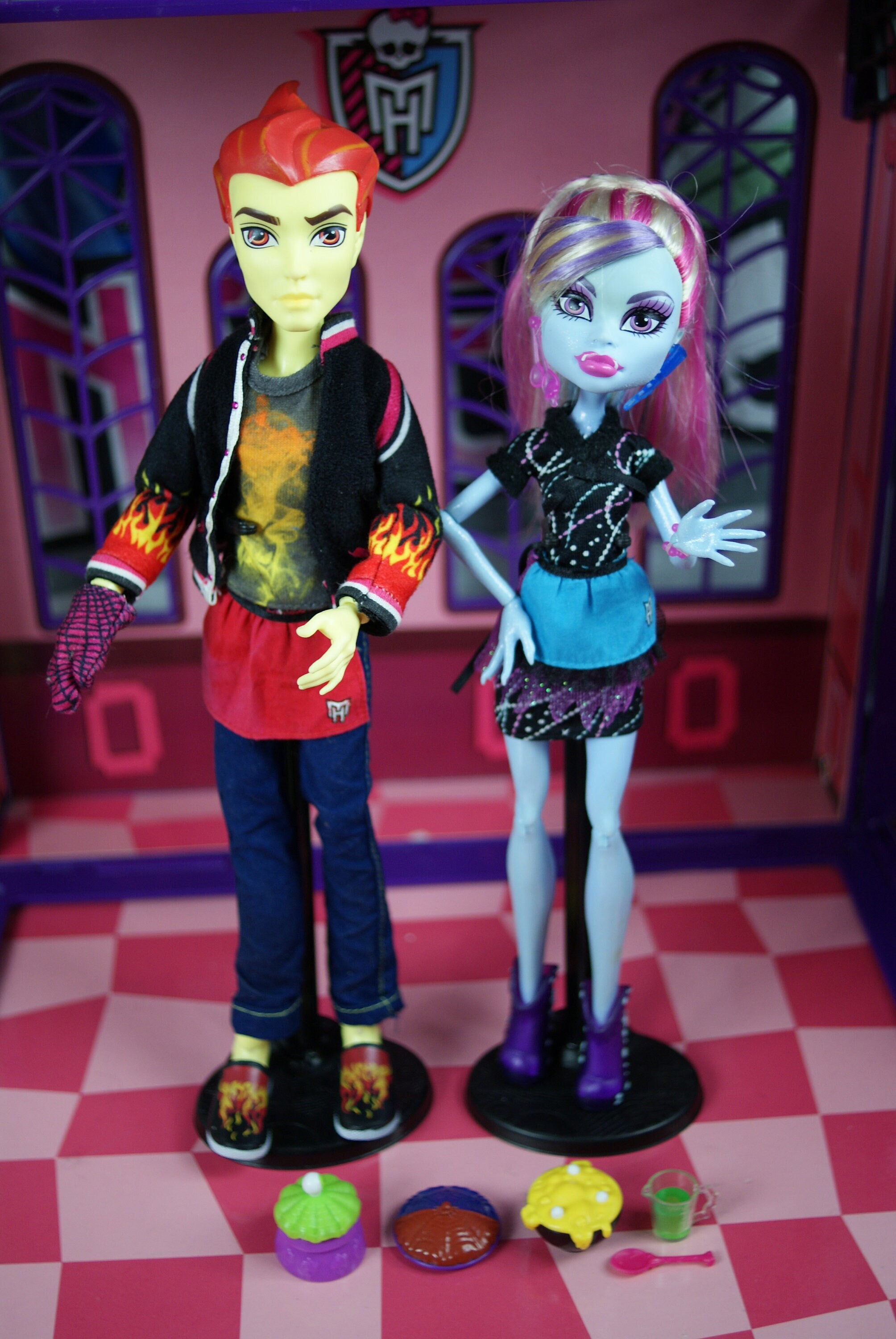 モンスターハイ ドラキュローラの部屋 ブロック メガ マテル 人形 日本