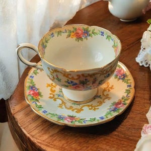 Double Warrant- Paragon Tea Cup Set -Minuet Design