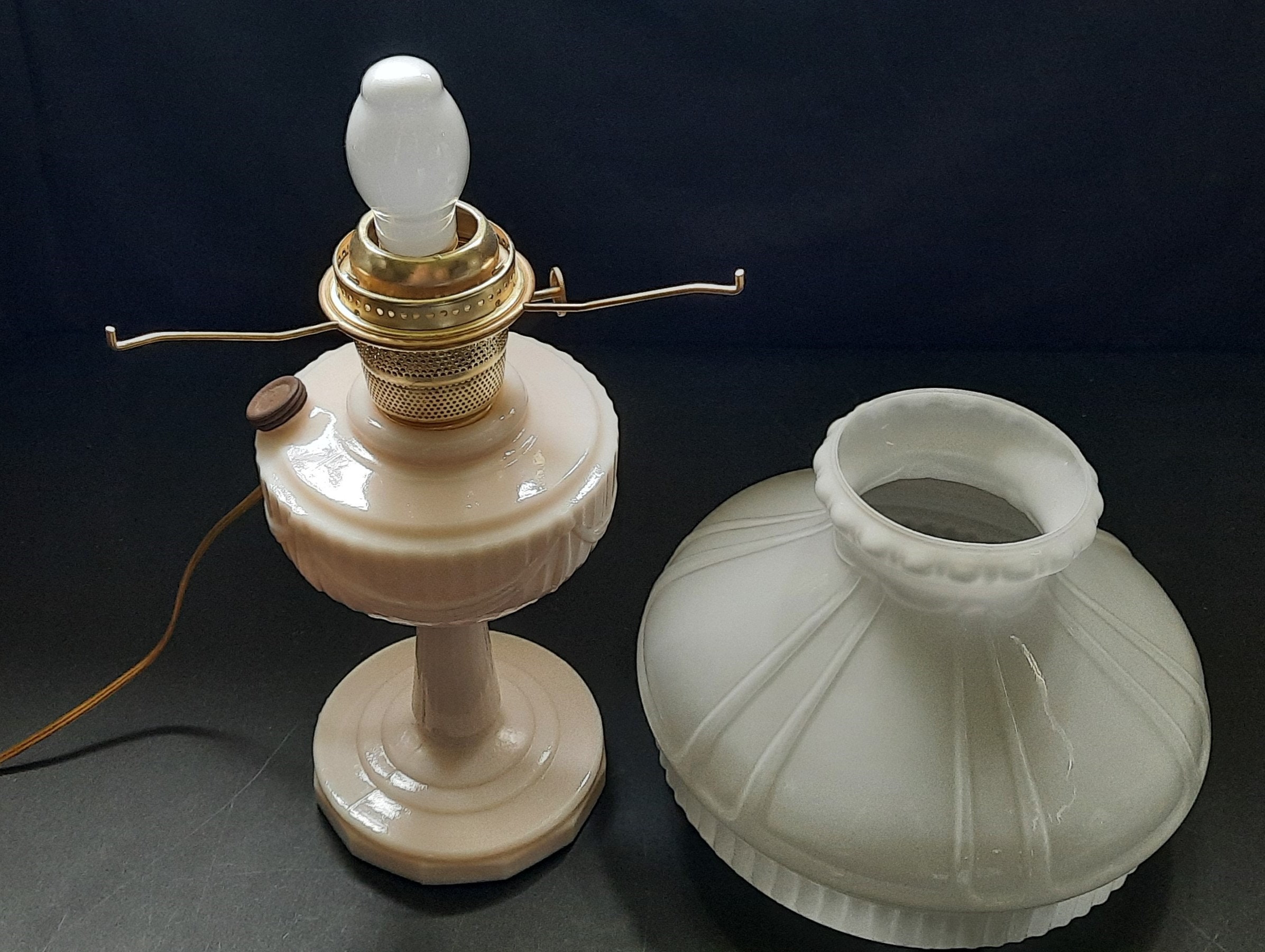 Lincoln drape oil lamp deals