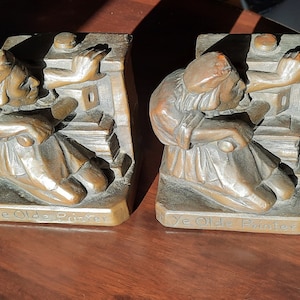 Antike Bronze John Ruhl Buchstützen