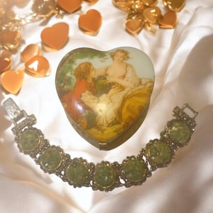 Jade filigree bracelet, with &quot;Fragonard Lovers&quot; Jewelry box