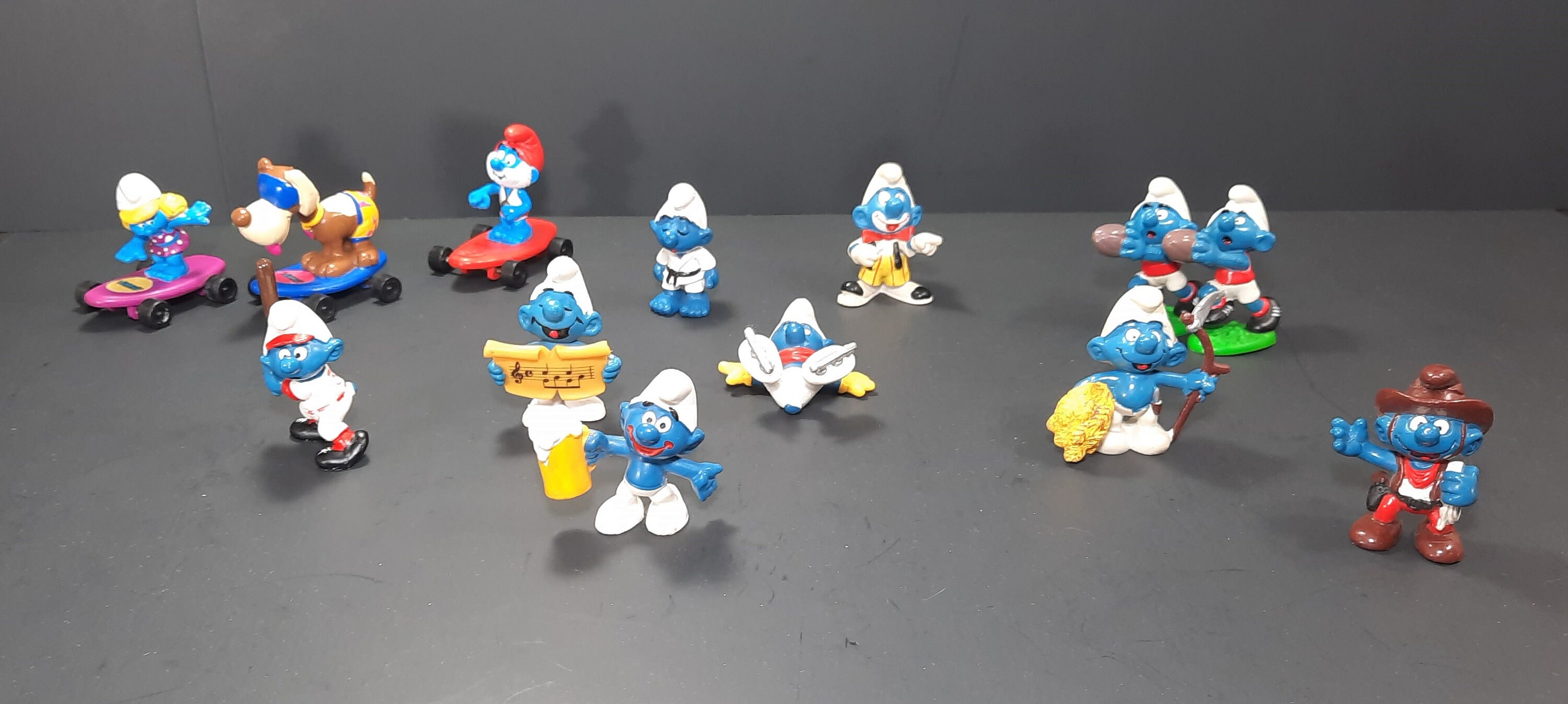 Vintage Toys, Collectible, SMURFS 1990, FOOTBALL Smurfs, Complete