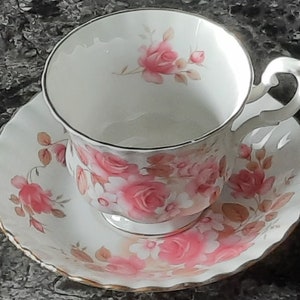 Royal Albert- 1970&#39;s Unnamed Tea cup