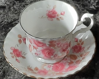 Royal Albert- 1970&#39;s Unnamed Tea cup