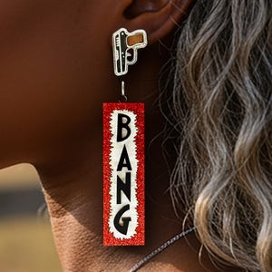 BANGアクリルバナーイヤリング、カウガールカーター、ロデオジュエリー、ジューンティーンス、ウエスタンボールドステートメントイヤリング、ジューンティーンス、ガンカントリーイヤリング