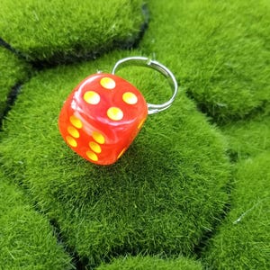 dice ring,dnd,dungeons,dragons,dice game,gambling,casino,gambler,die,dice,game pieces,tabletop gaming,roleplaying games,