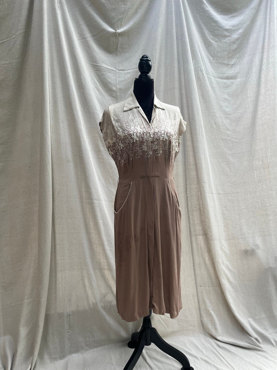 Vintage 60's White Bird and Flower Embroidered Dress