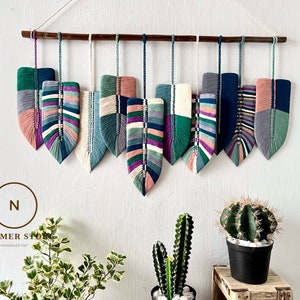 large boho  macrame wall hanging, macrame feather wall hanging, gift for mom, home decoration, nursery decoration, leaves on the wall