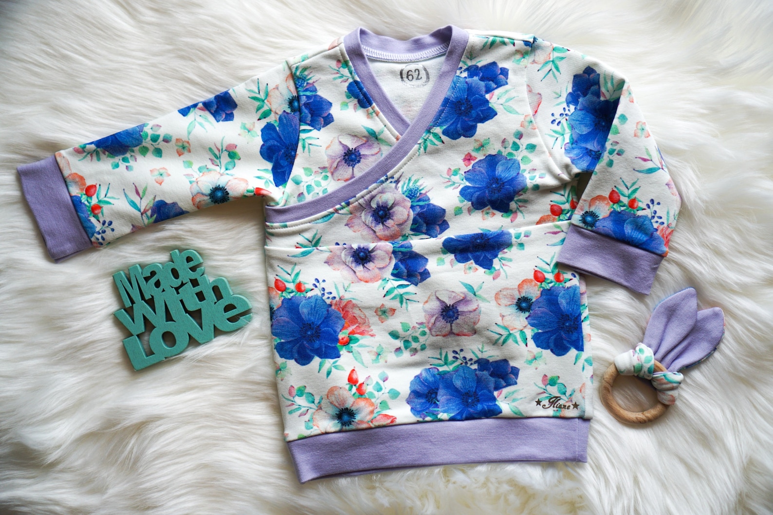 Handmade SET Baby Pulli weiß mit blauen Blumen und Greifling Etsy