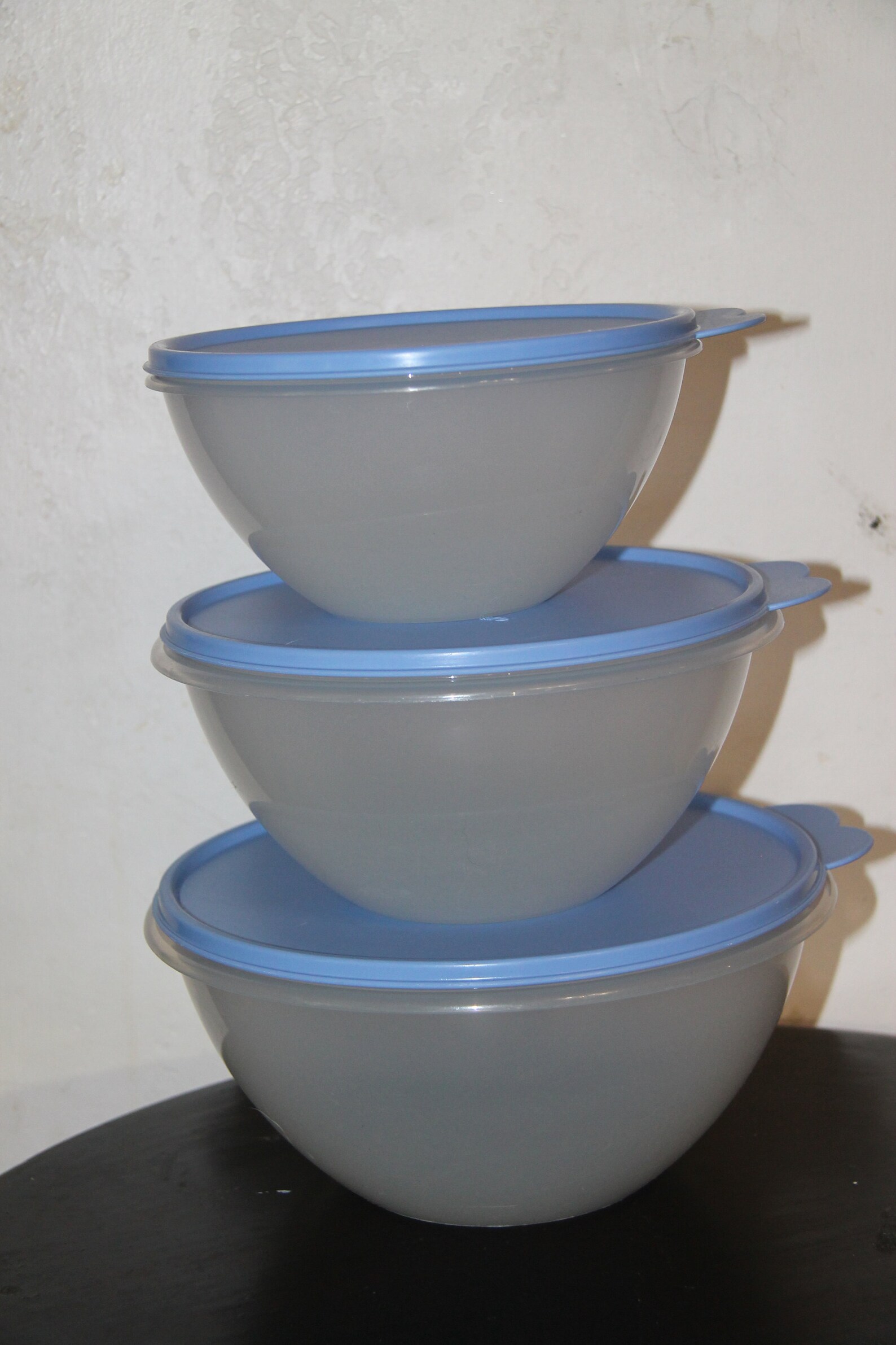 3 Vintage Tupperware Wonderlier Bowls 237 236 235 with lids Etsy