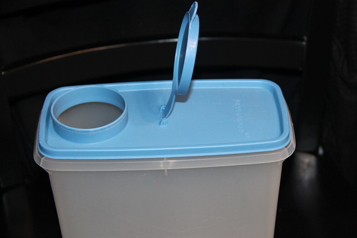 Tupperware 13 cup Cereal Storage Container Country Blue Etsy