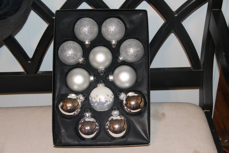 Santa/'s Quarters Holiday Ornaments White Frost Silver Glitter and Silver Shiny Nativity Scene