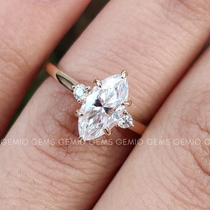 1.5 CT Marquise Cut Moissanit Verlobungsring, 14K Gelb Gold Ring, Drei Stein Ring, Trio Ring, Stapelbarer Ring Für Sie