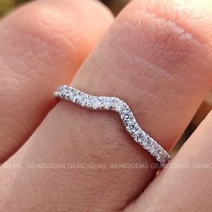 Rond geslepen diamanten trouwring, 14K massief gouden band, gebogen band, halve eeuwigheid band, bruids set band, minimalistische band voor haar