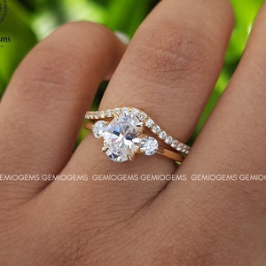Conjunto de anillo de compromiso con moissanita ovalada de 2 quilates, conjunto de anillo de oro macizo de 14 quilates, anillo de tres piedras con banda curva, anillo apilable, conjunto de anillo de boda.