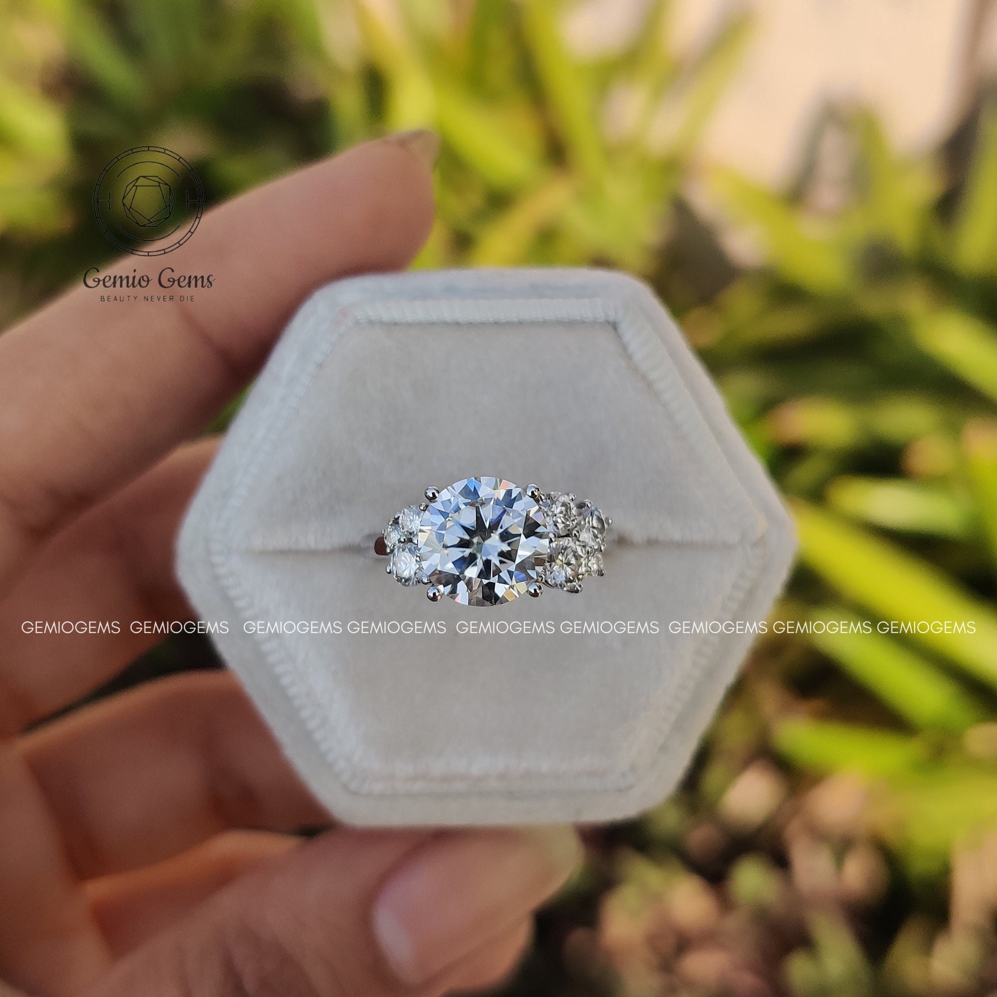 2ct cluster diamond ring best sale