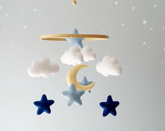 Móvil para bebé niño con estrellas y luna azules, móvil espacial para cuna, decoración de fieltro para habitación infantil