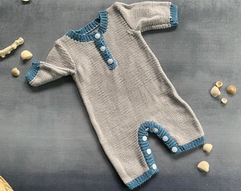 0-6 mois Combinaison barboteuse en coton tricoté à la main, 8 plis en Glacier & denim