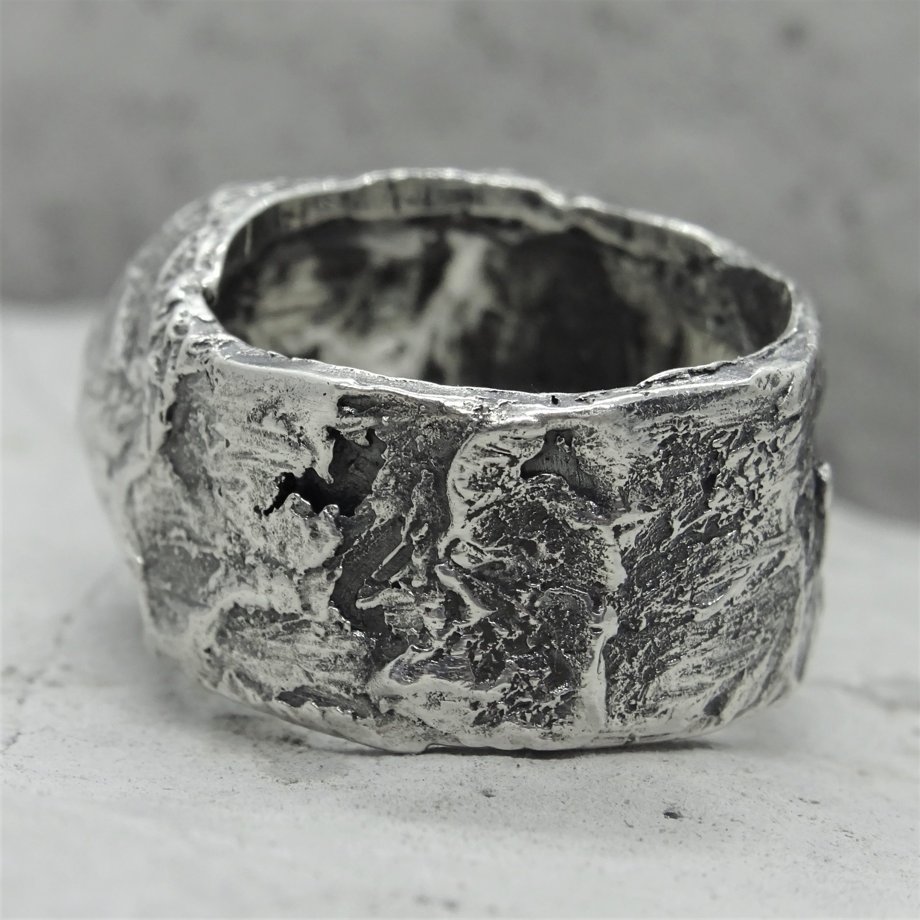 CRISTAL Ring is a Wide Ring With a Texture From the Surface of - Etsy