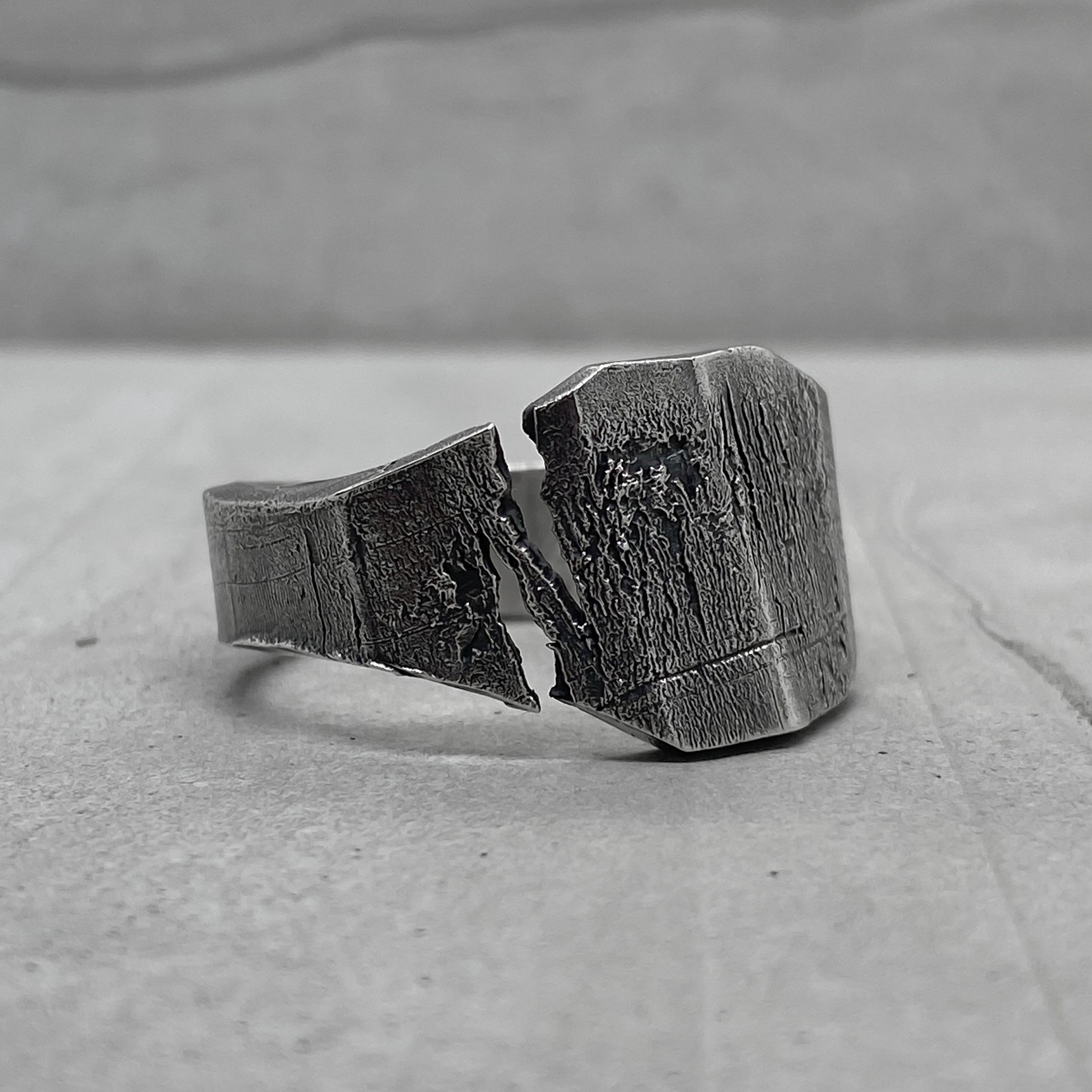 Chunky Silver Ring rupture Initial Massive Ring - Etsy