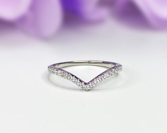 Silver Wishbone Ring with CZ – Dainty Chevron Band