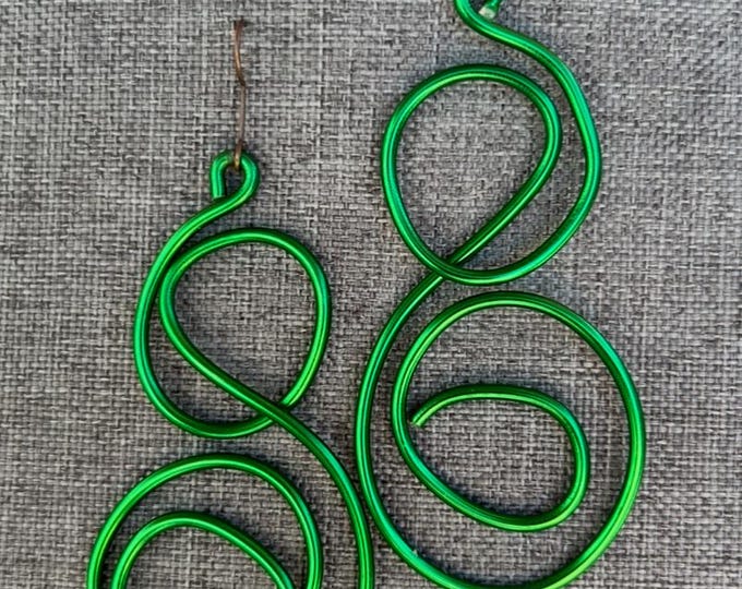 Green Abstract Wire