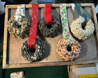 Confezione regalo con ghirlande di semi per uccelli (gruppo da 5)