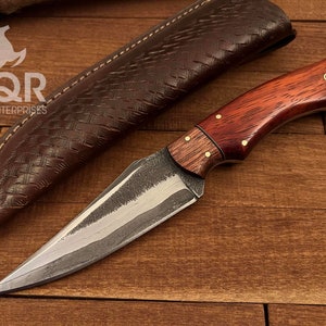 Handmade San Mai Damascus Steel Hunting Knife: Padauk Mahogany Handle